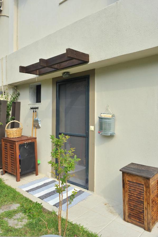 Seathon Seafront Beach Villa In Kalamitsi Exterior foto