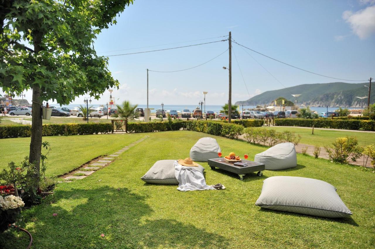 Seathon Seafront Beach Villa In Kalamitsi Exterior foto