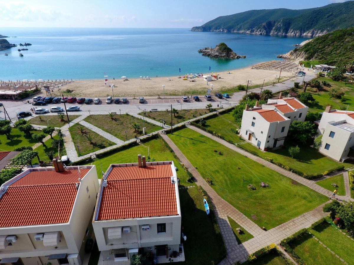 Seathon Seafront Beach Villa In Kalamitsi Exterior foto